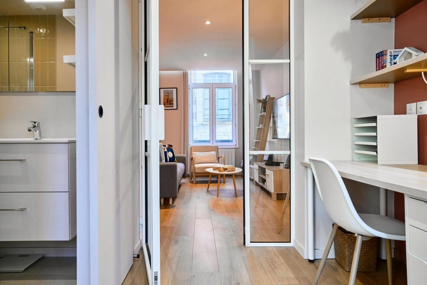 Apartment With Parking In The Heart Of Old Lille Exterior photo